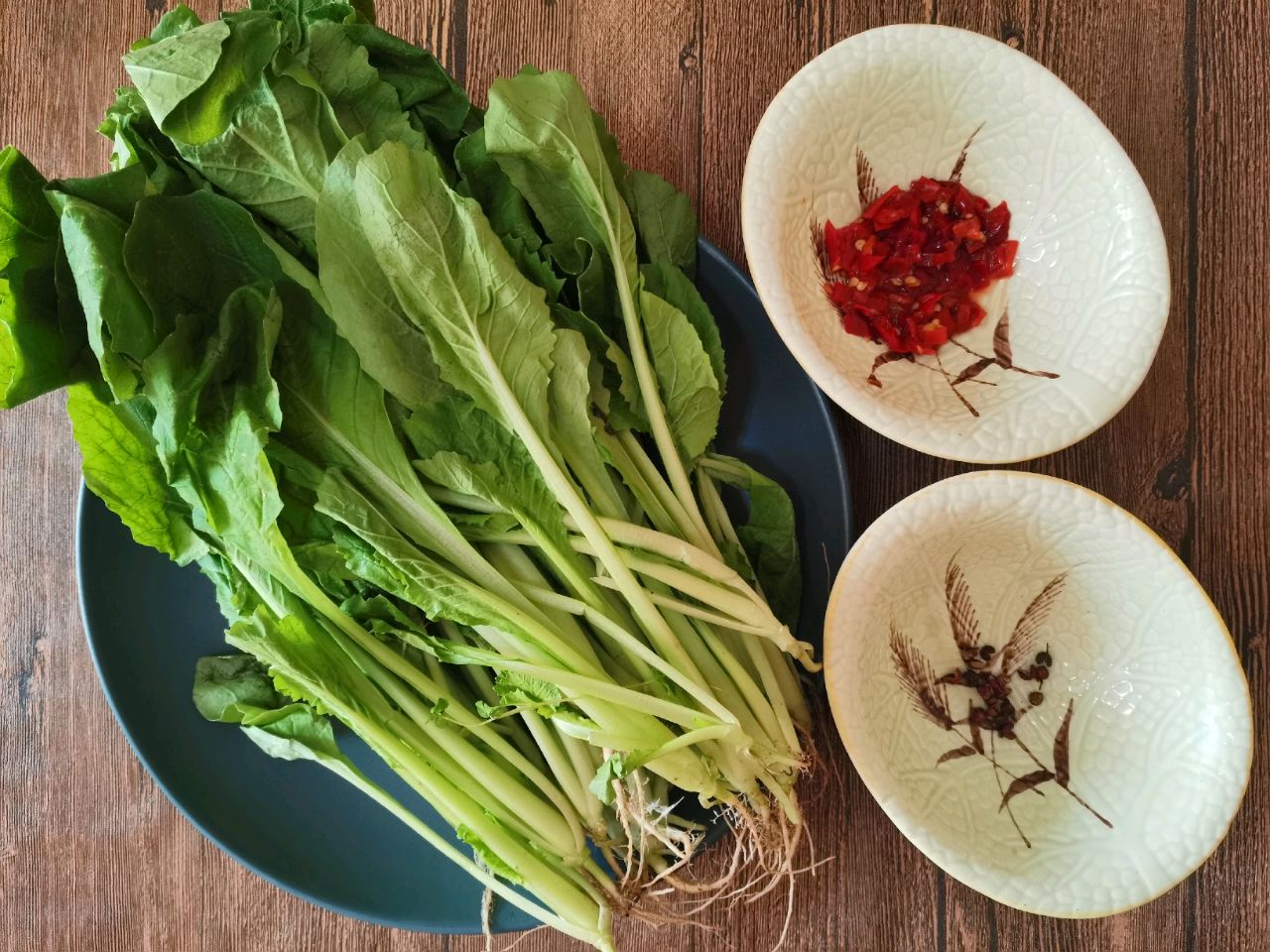 剁椒炒小白菜