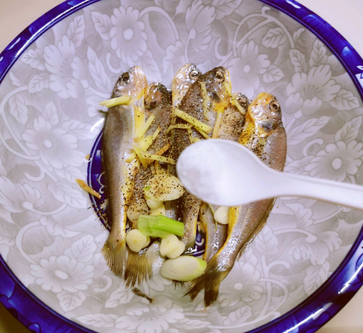 剁椒蒸小黄鱼