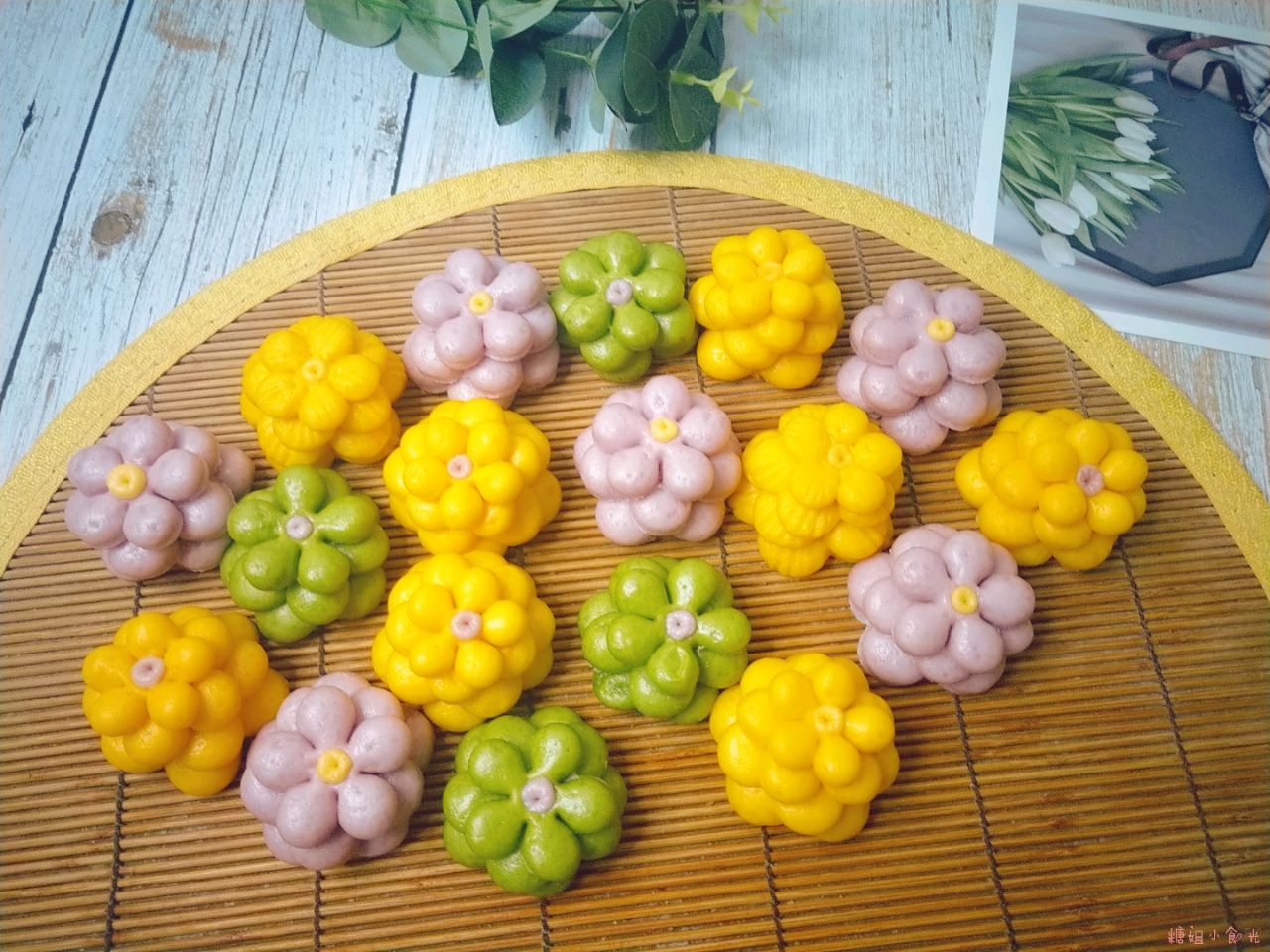 儿童版彩色花朵馒头