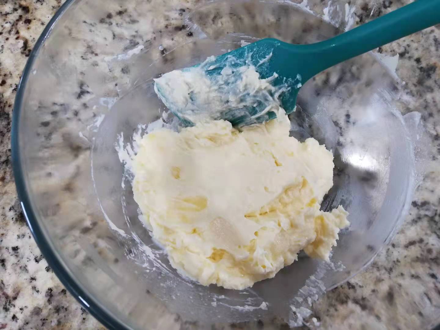 法式迷你乳酪挞蛋糕 外酥内绵 三种口味芝士夹馅 好吃到飞起