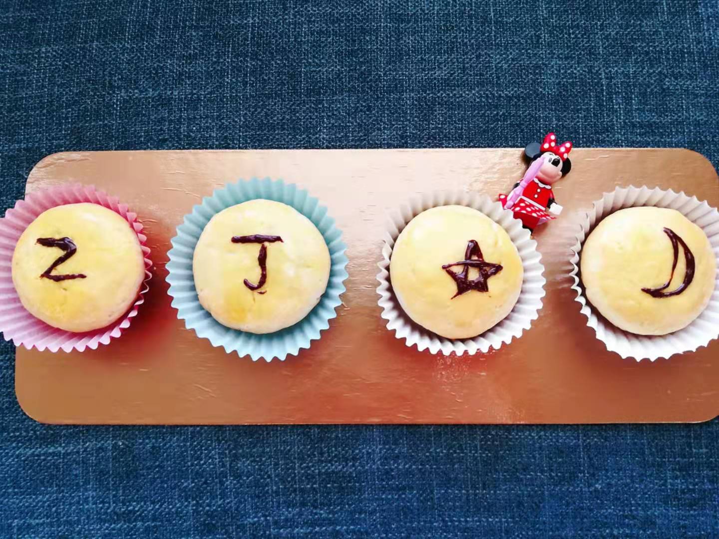 法式迷你乳酪挞蛋糕 外酥内绵 三种口味芝士夹馅 好吃到飞起