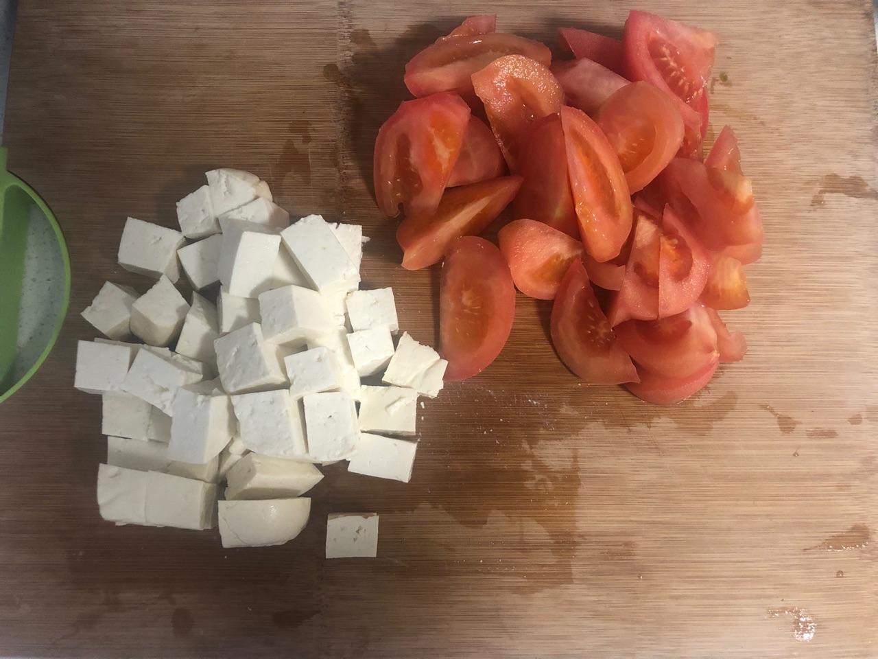 番茄豆腐鲜虾煲