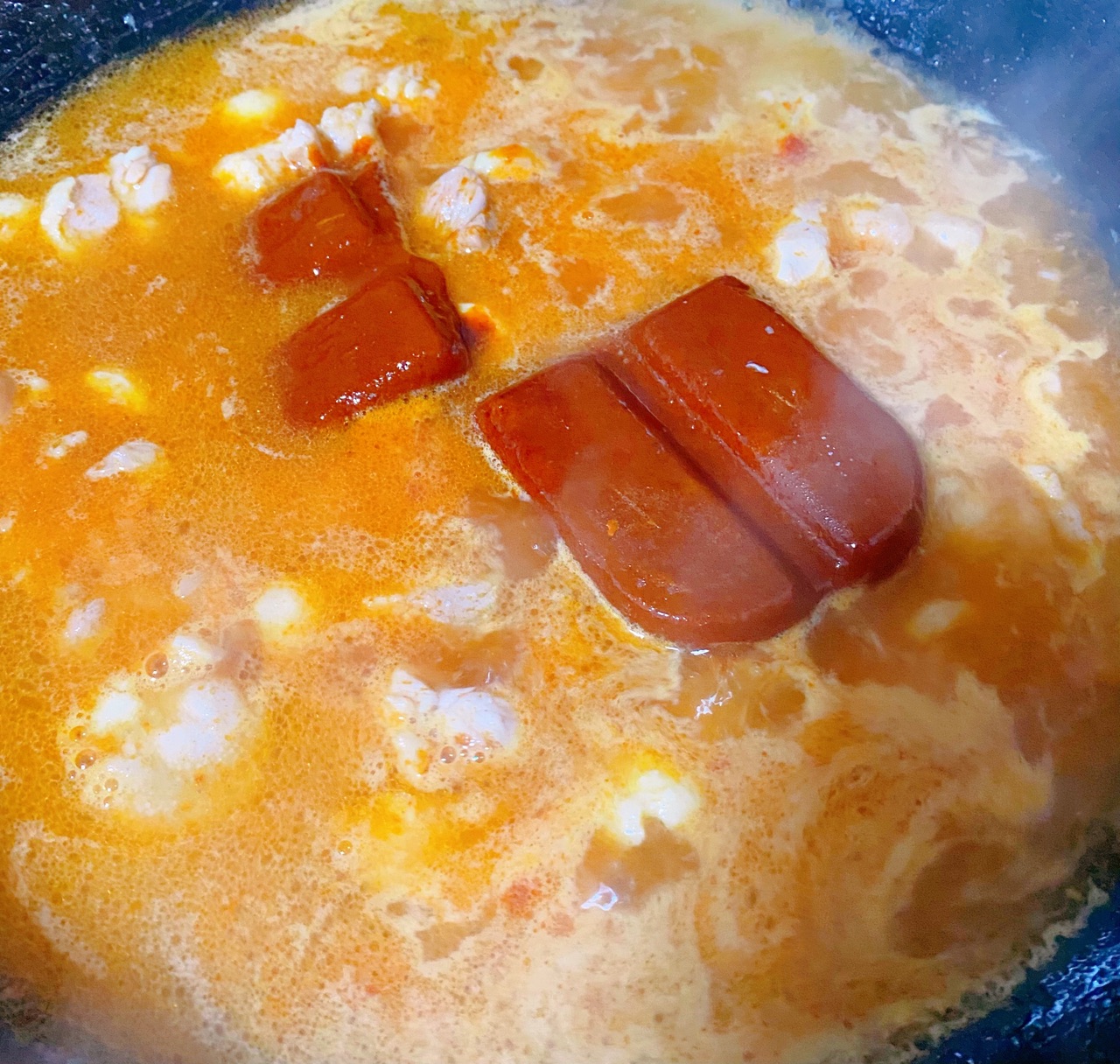 番茄红烩鸡腿饭