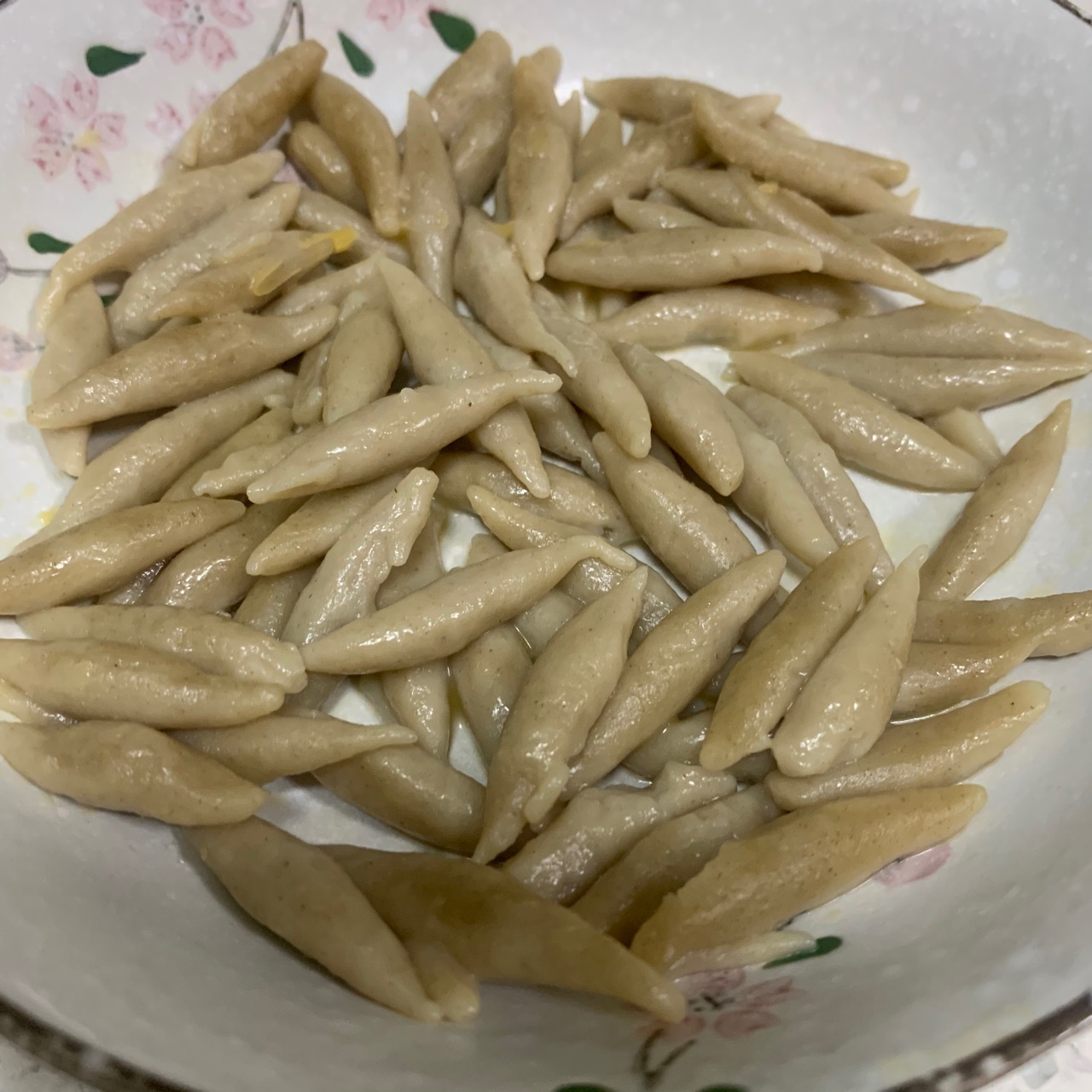 番茄胡萝卜炖牛脊骨汤配莜面
