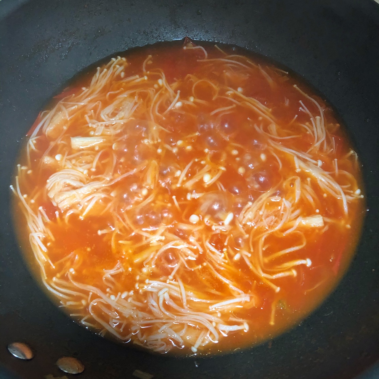 番茄金针菇肥牛汤