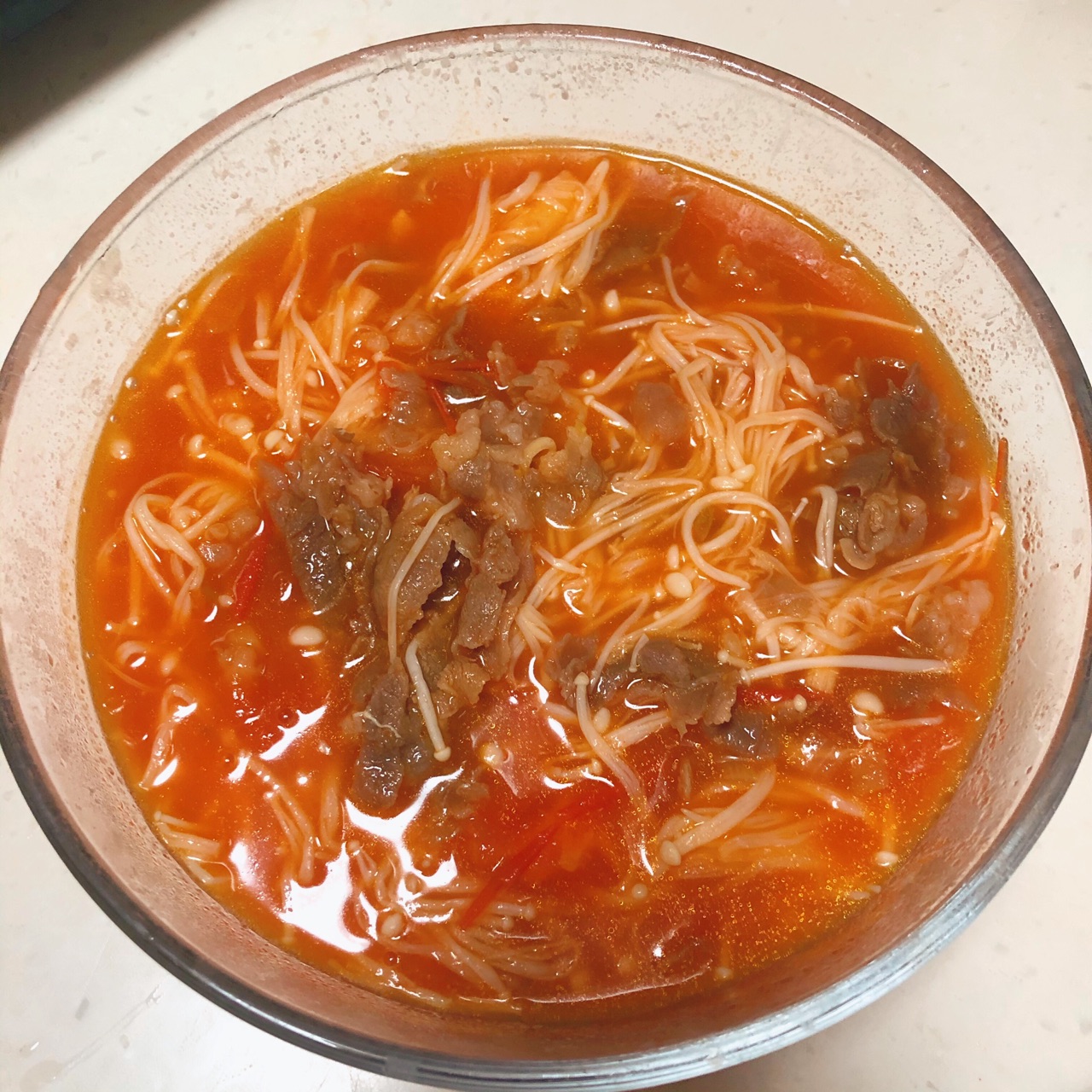番茄金针菇肥牛汤