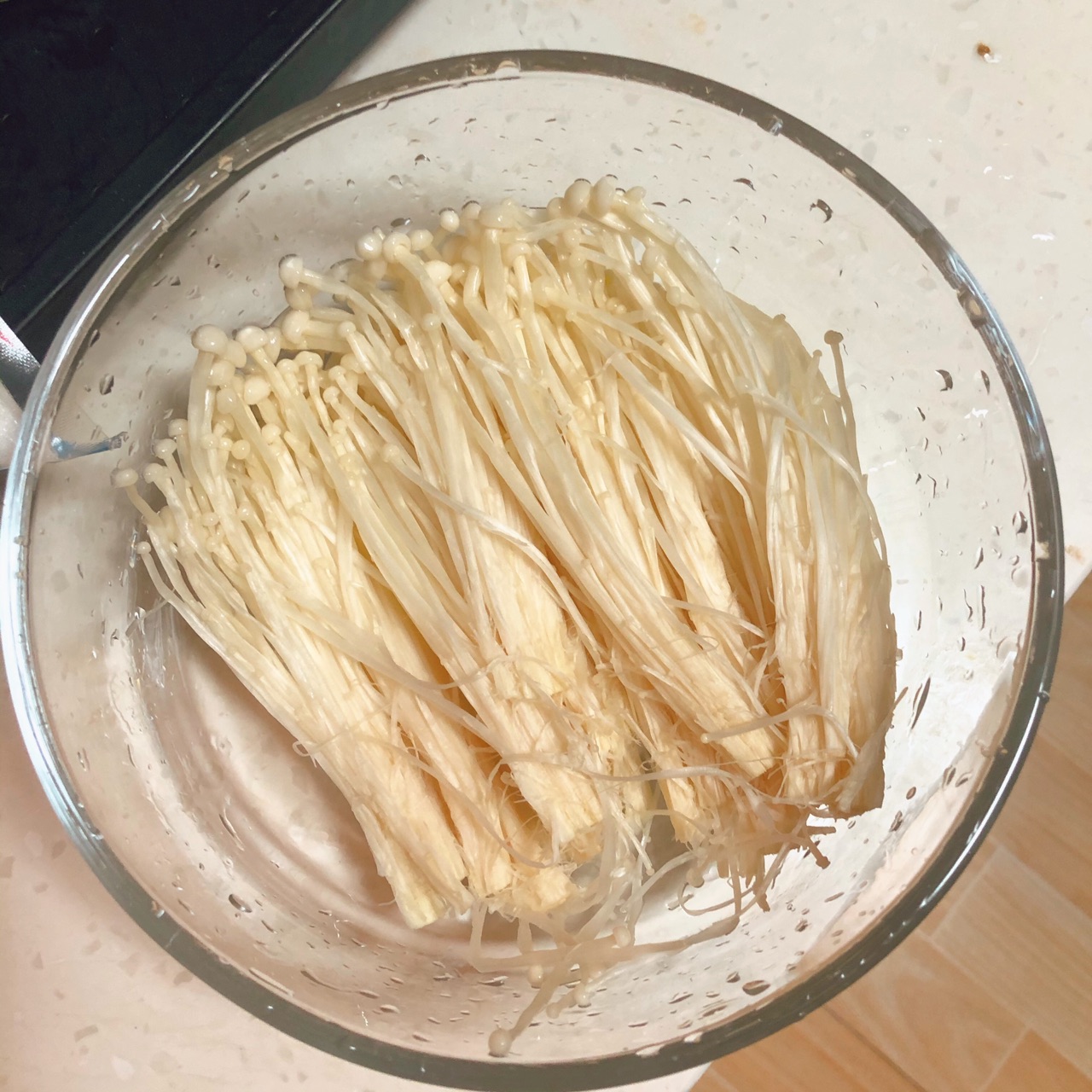 番茄金针菇肥牛汤