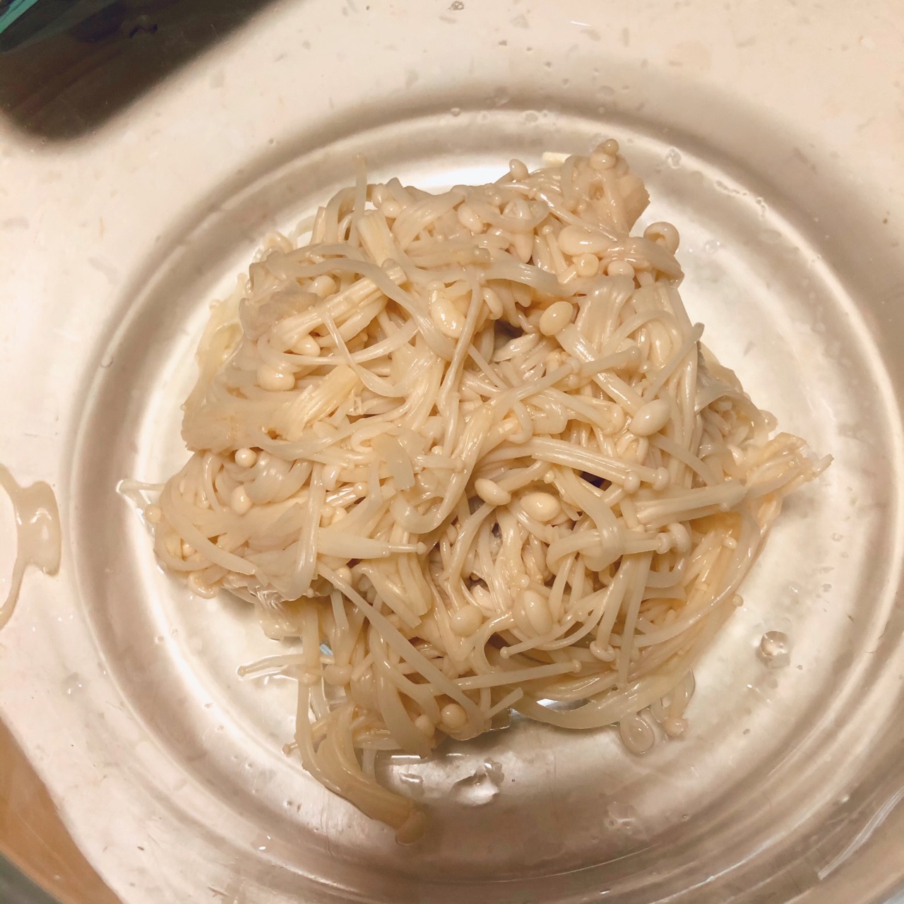 番茄金针菇肥牛汤