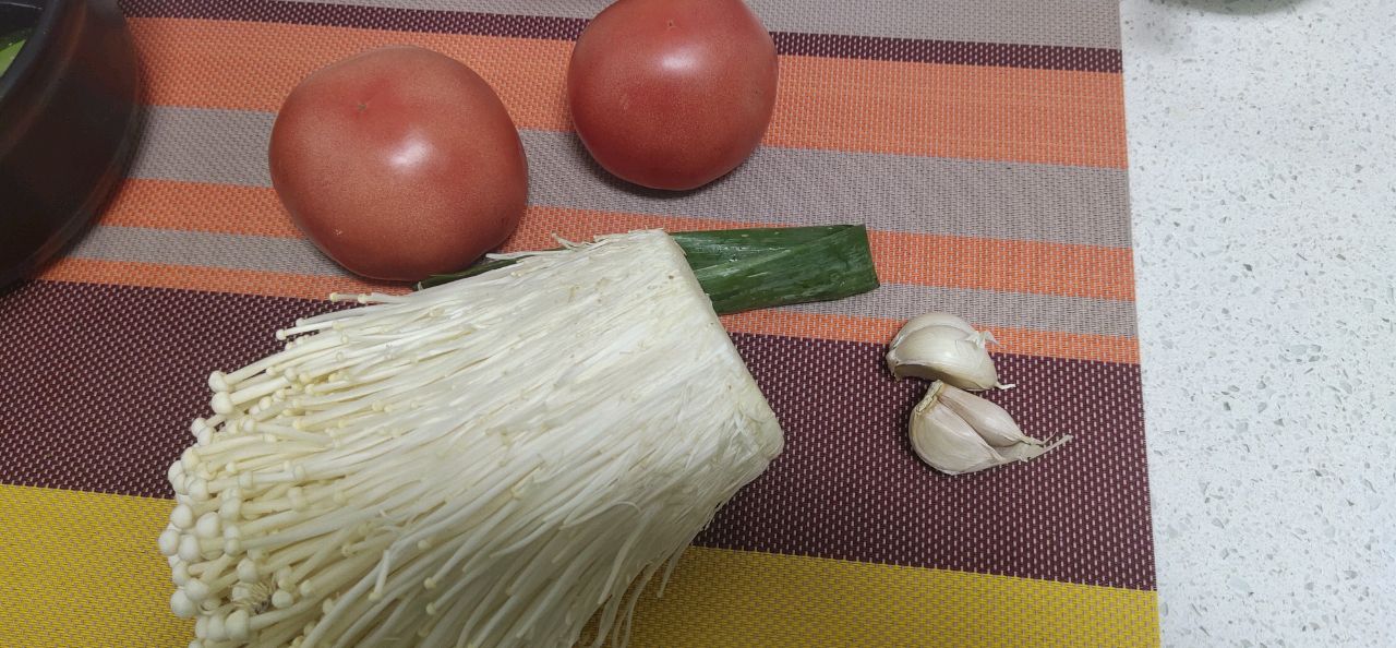 番茄金枝菇