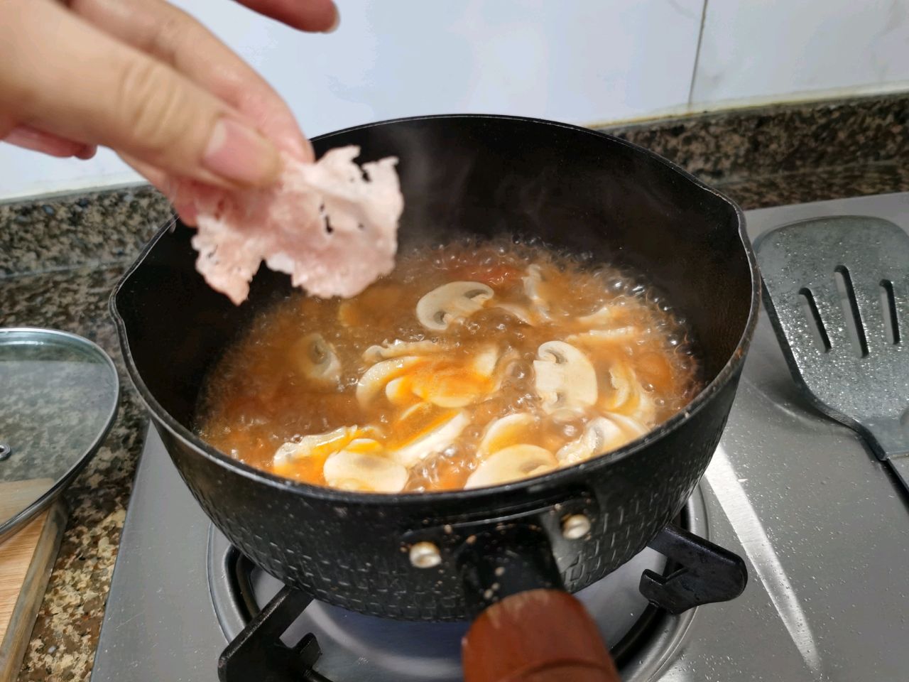番茄口蘑锤肉片汤