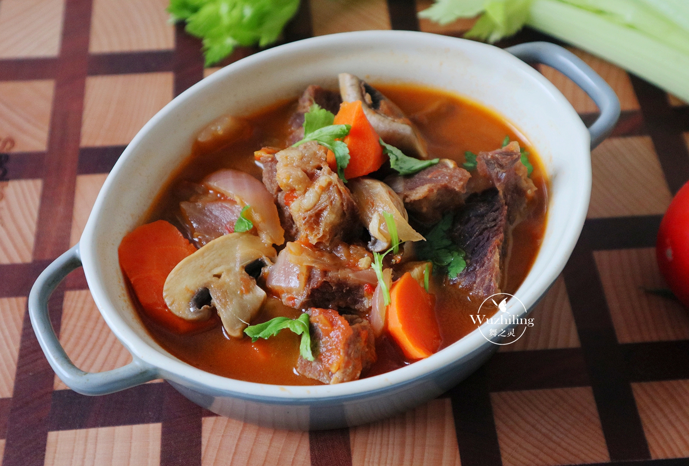 【番茄蘑菇炖牛腩】孩子多吃长个快，开胃营养