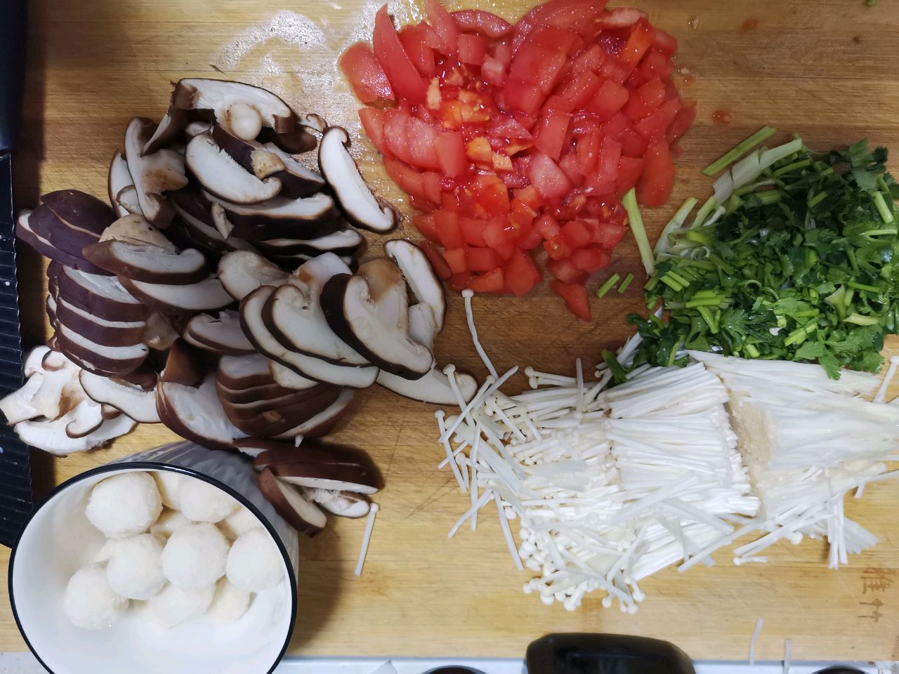 番茄鱼丸菌菇汤