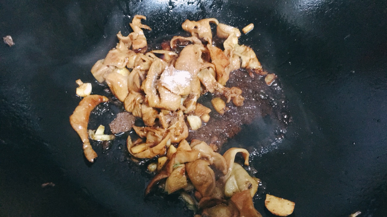 肥肠炒揪片