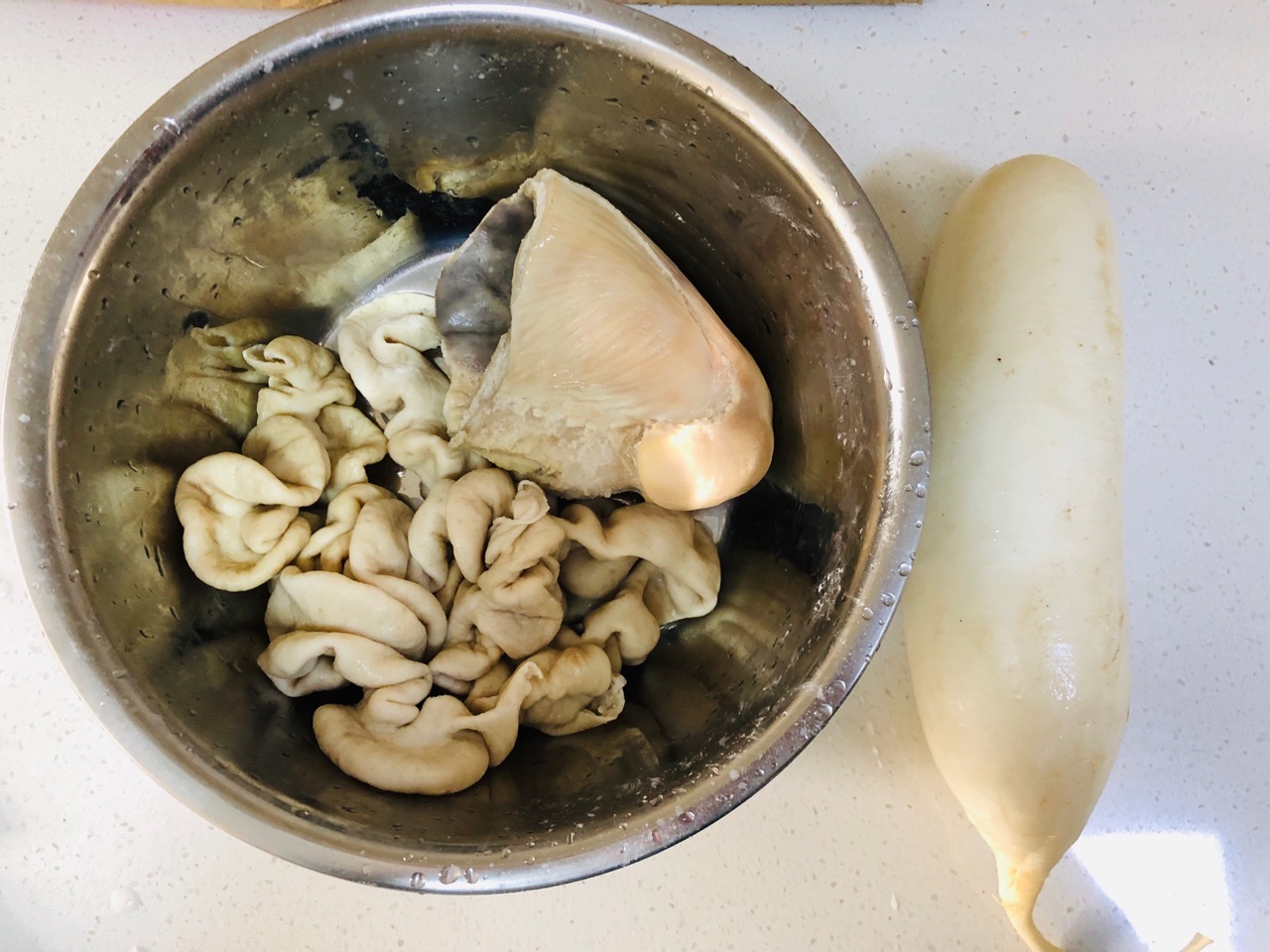 肥肠猪肚砂锅煲