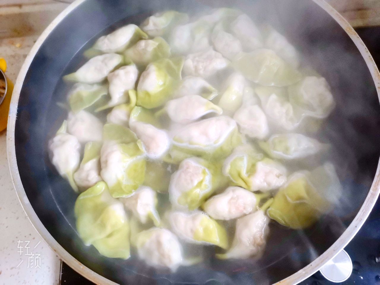 翡翠芹菜猪肉水饺