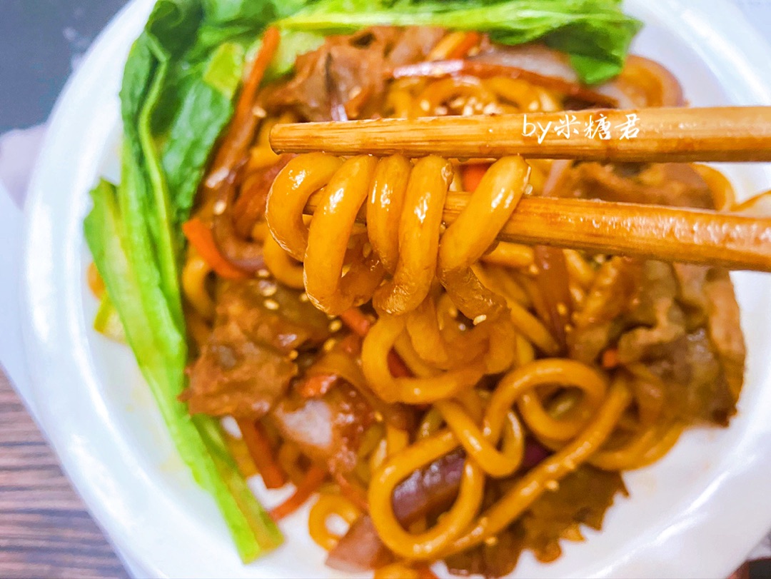 肥牛炒乌冬面