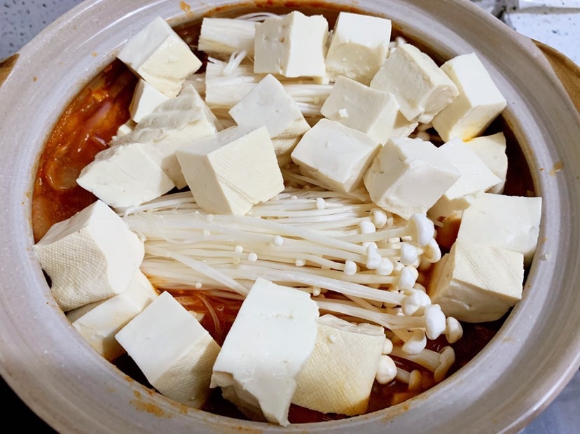 肥牛辣白菜豆腐火锅