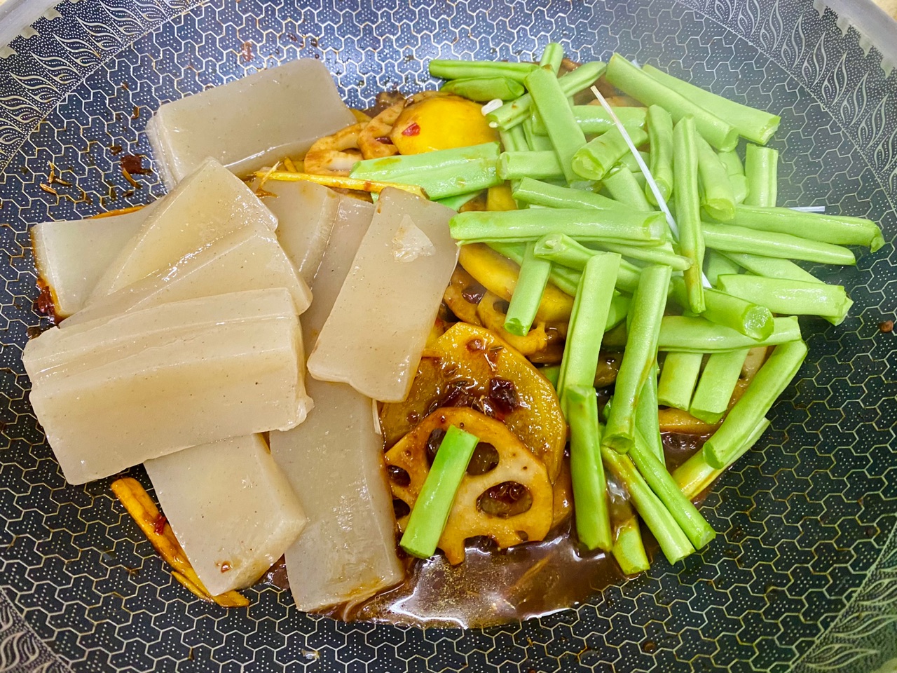 【肥牛麻辣香锅】