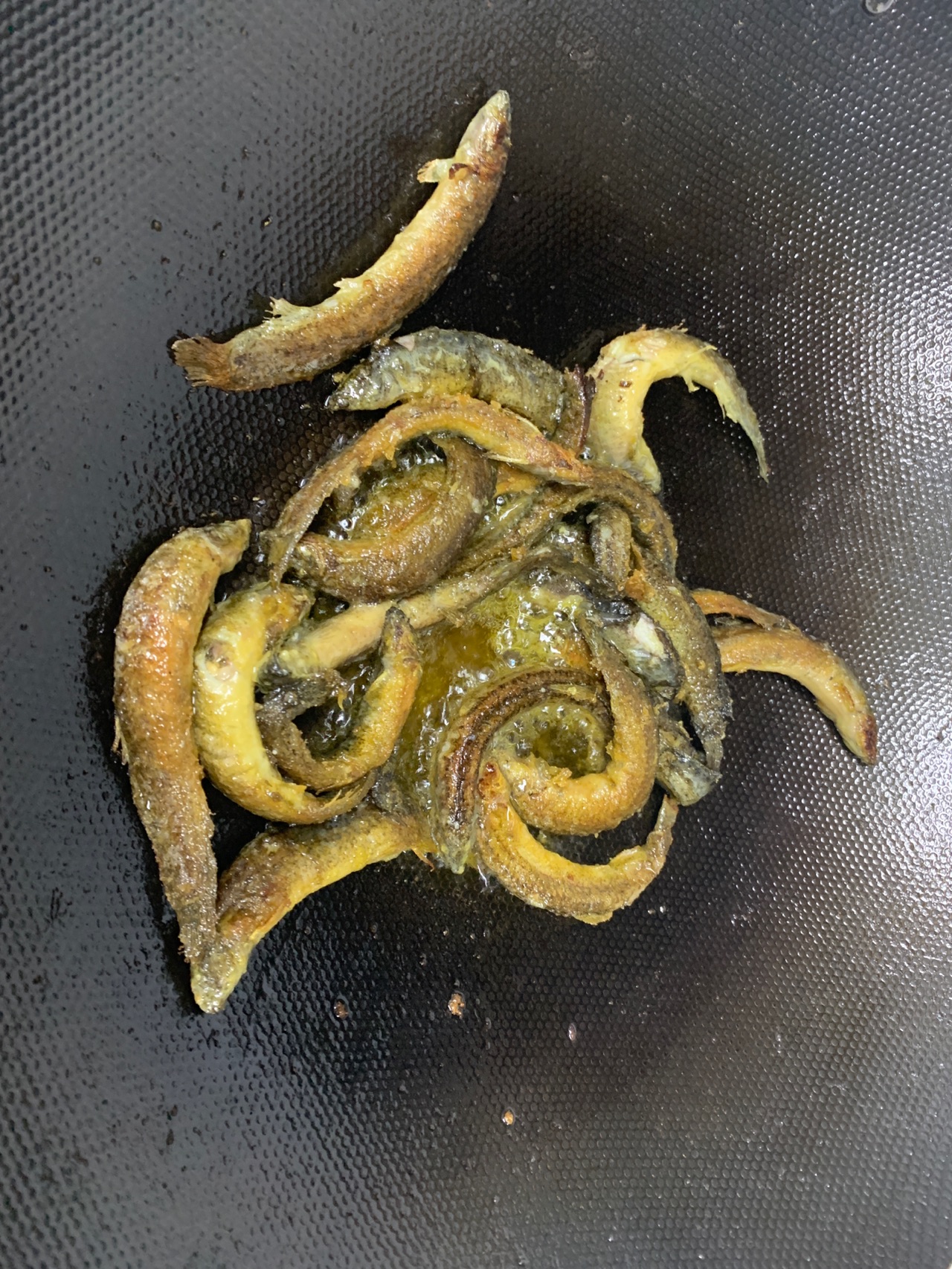 风味菜~泥鳅豆腐汤