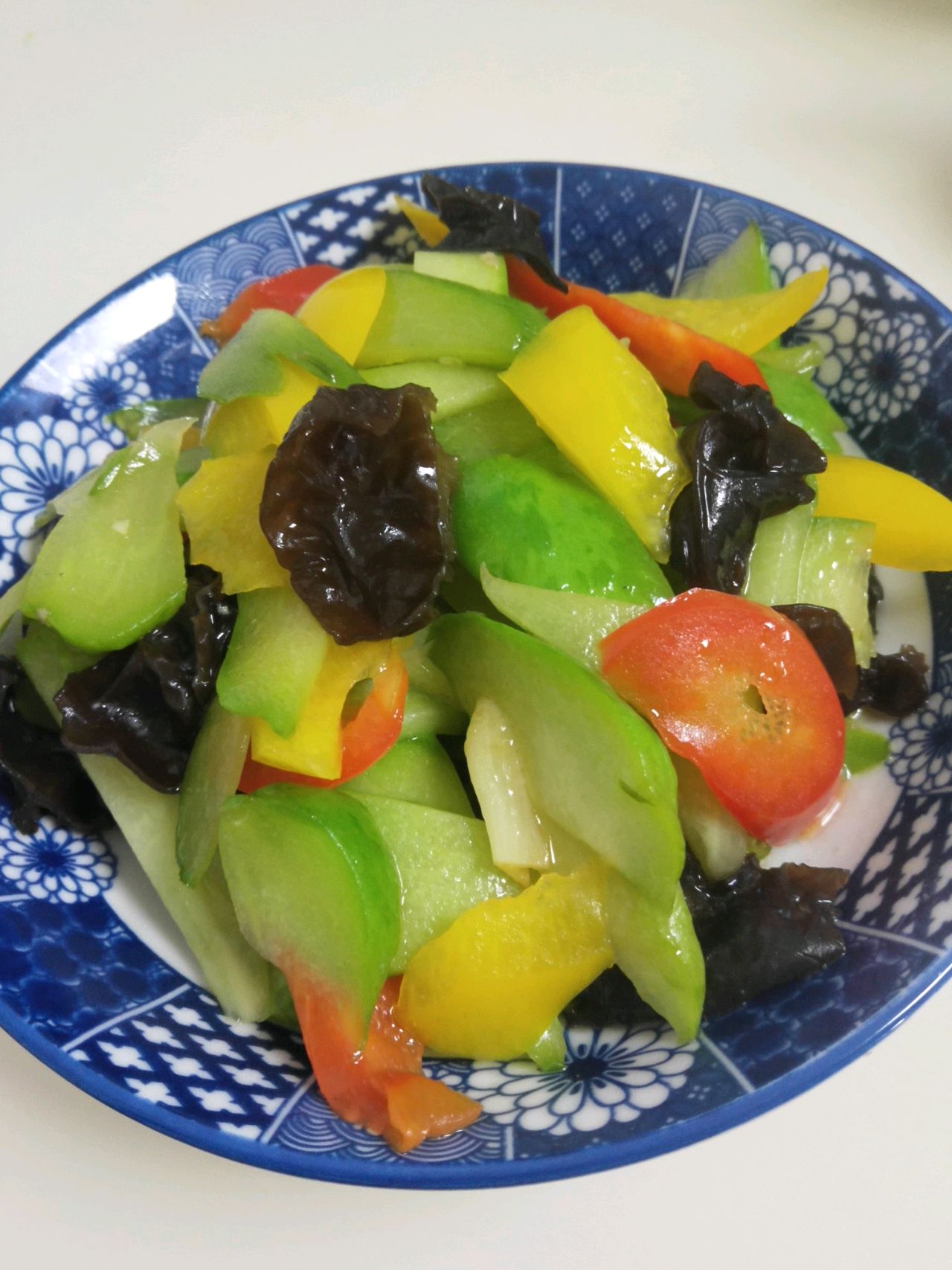 佛手瓜彩椒炒黑木耳