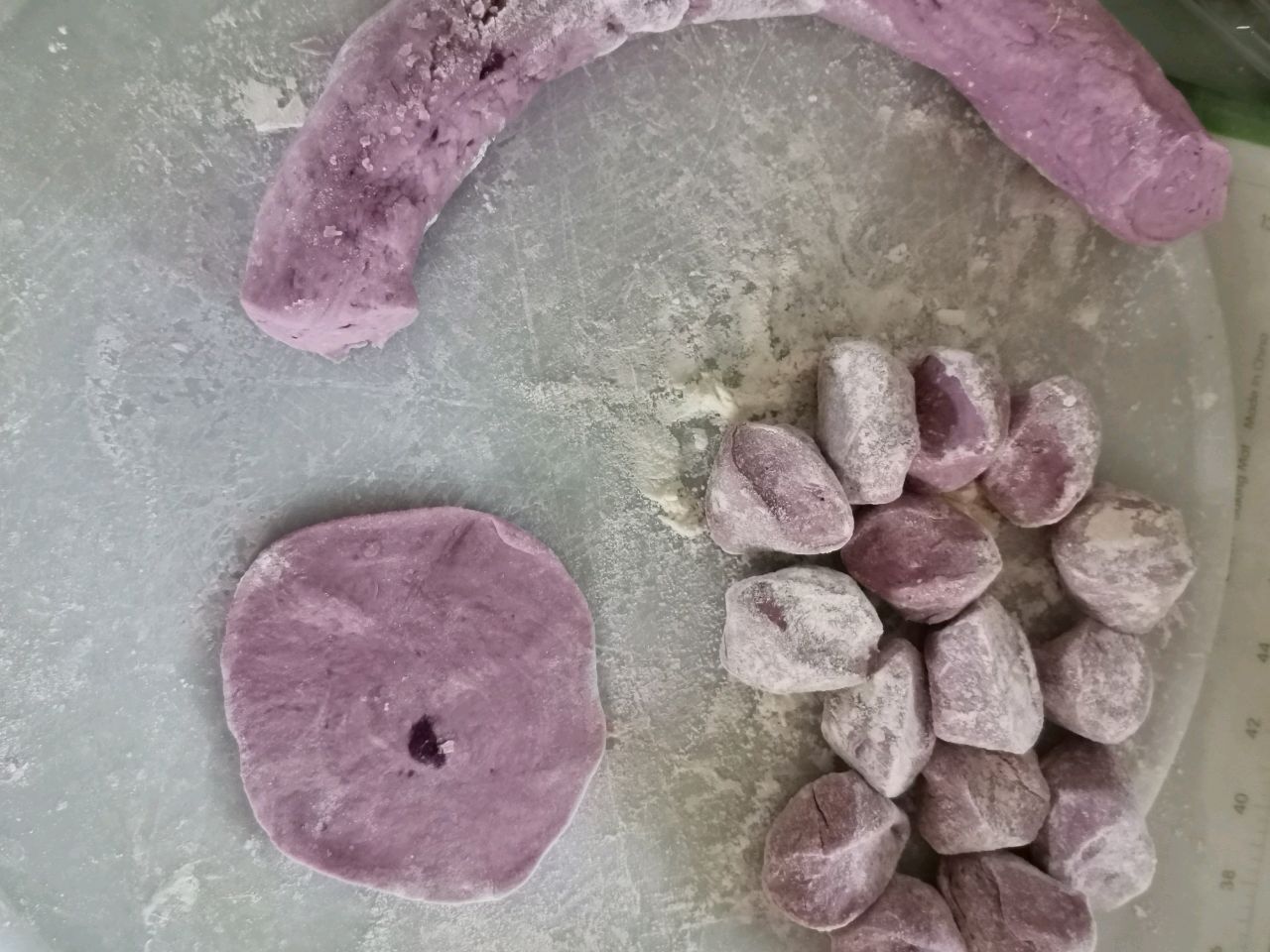 佛手瓜馅的彩色水饺