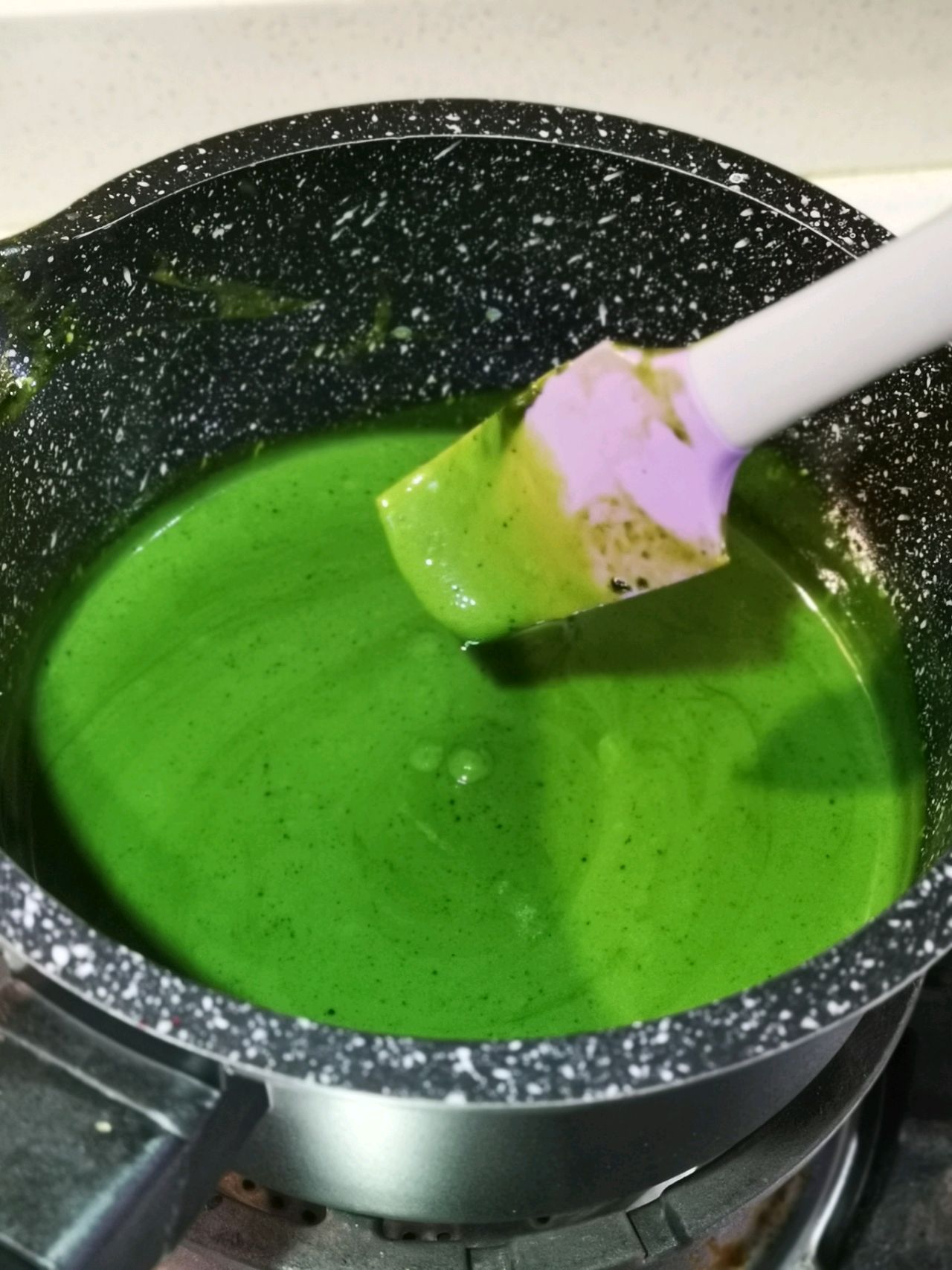 覆盆子开心果芭芭罗瓦冻