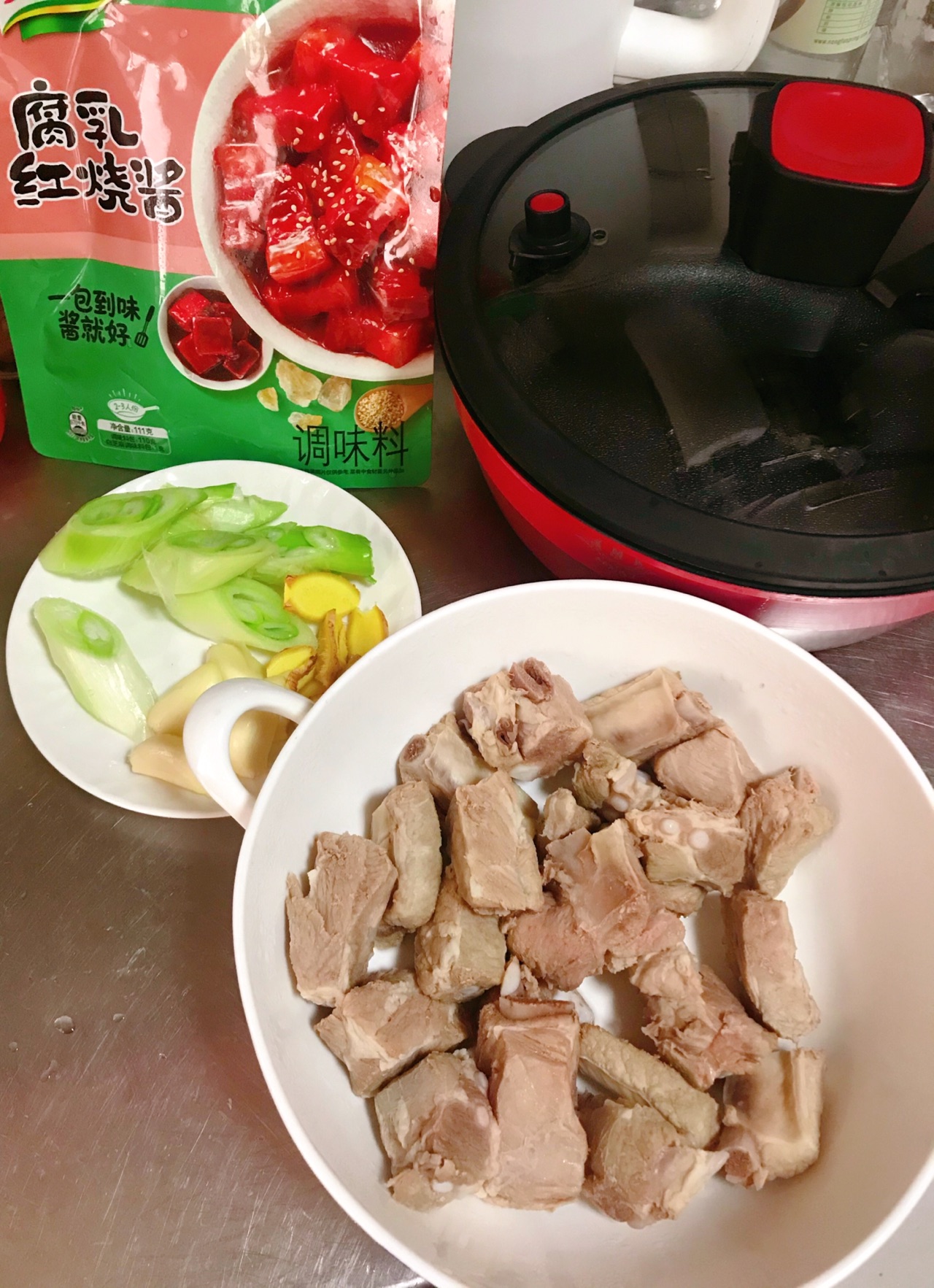 腐乳红烧排骨