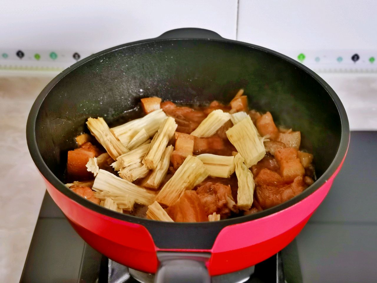腐竹红烧肉