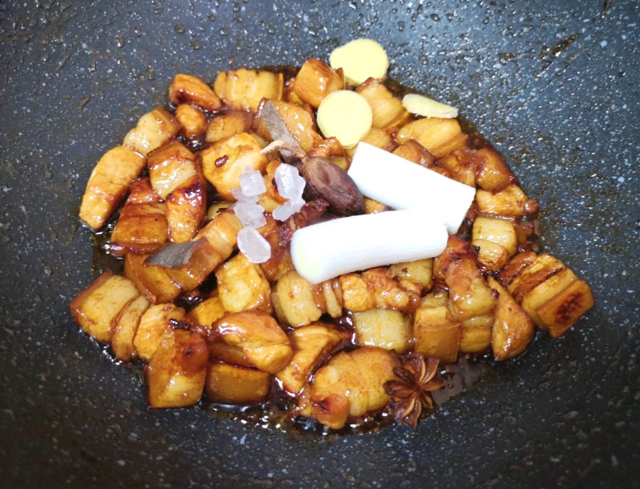 腐竹卤蛋红烧肉