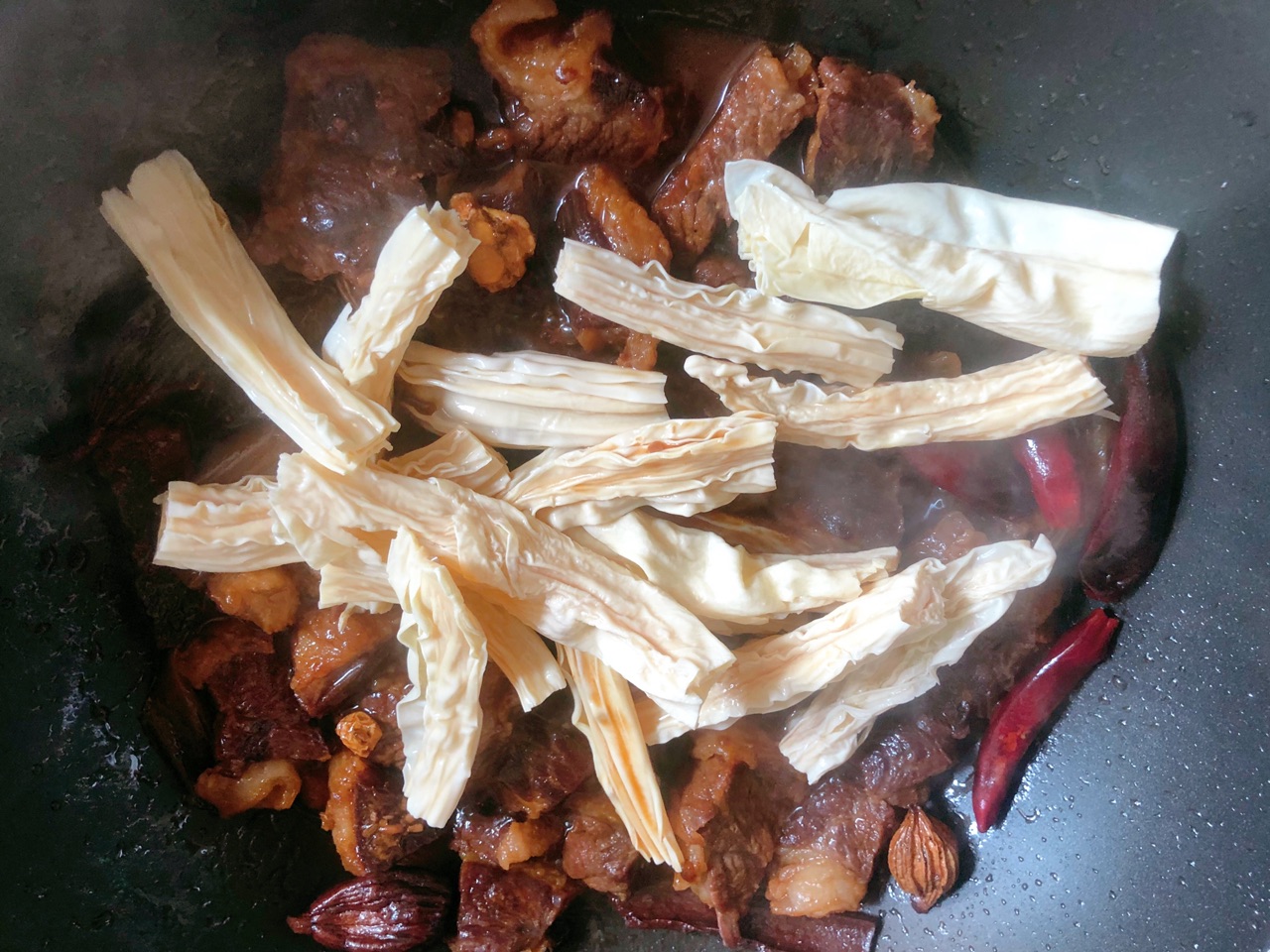 腐竹烧牛腩