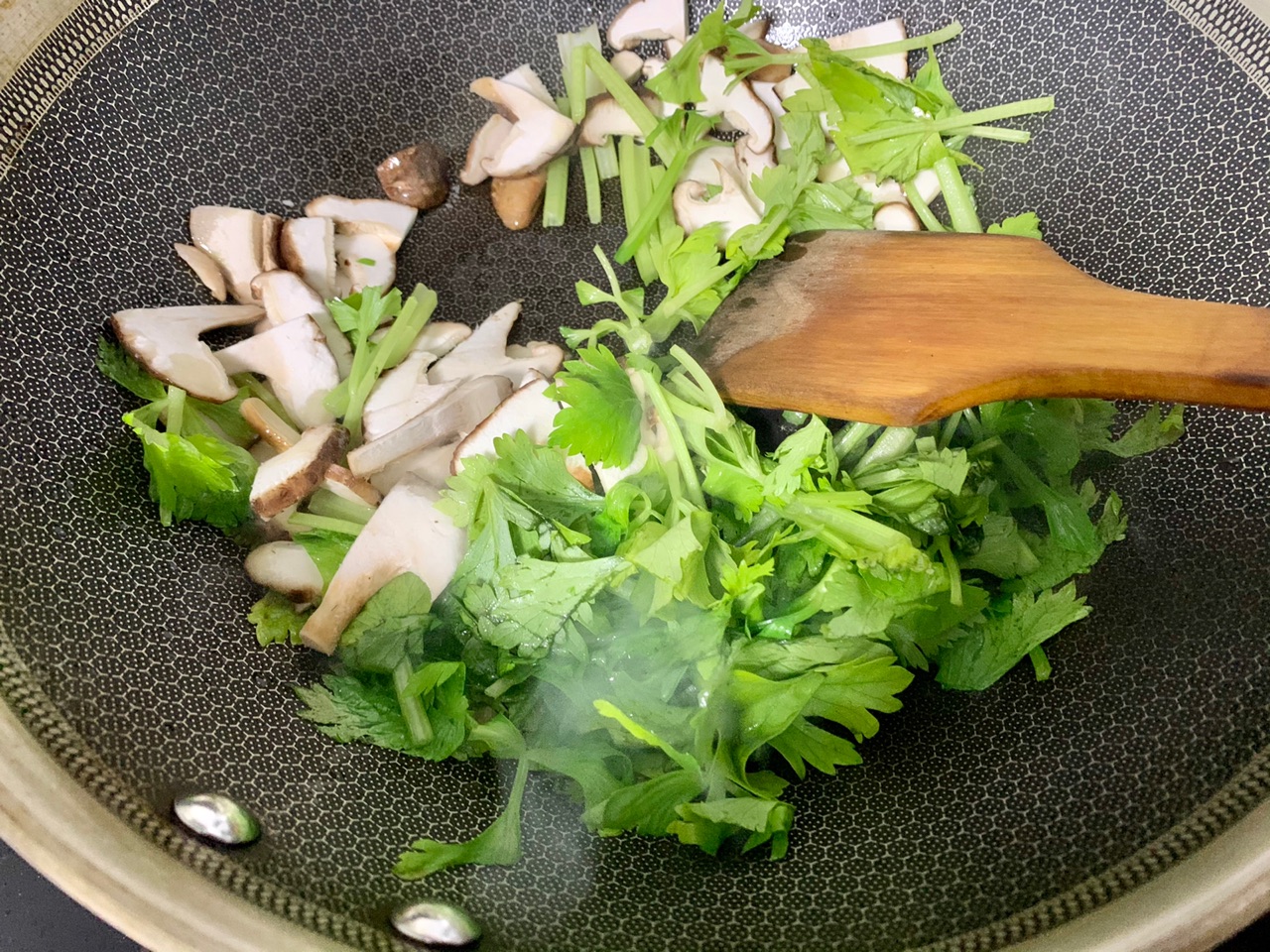 腐竹香菇芹菜