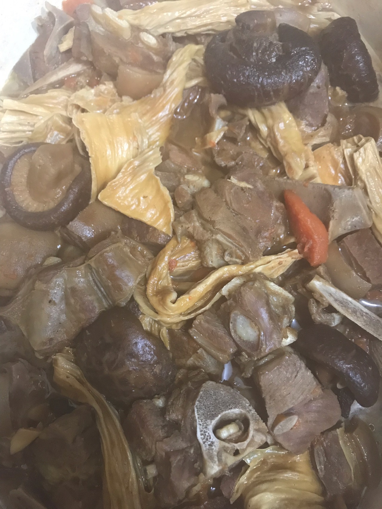 腐竹香菇羊腩煲