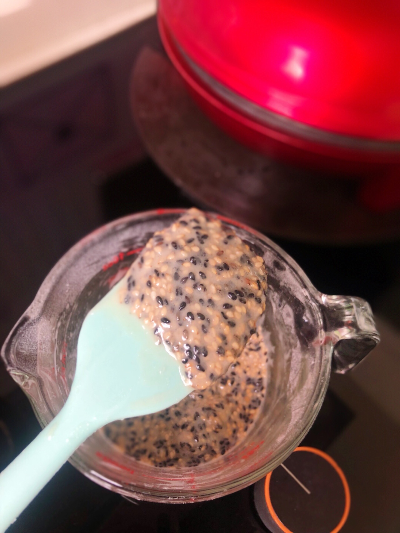 嘎嘣脆的黑白芝麻薄脆