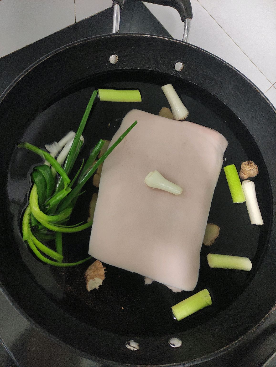 嘎嘣脆皮烧五花