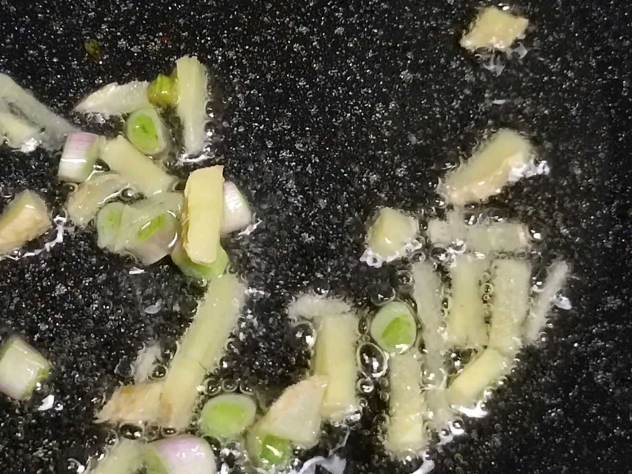 干煸鸡腿肉