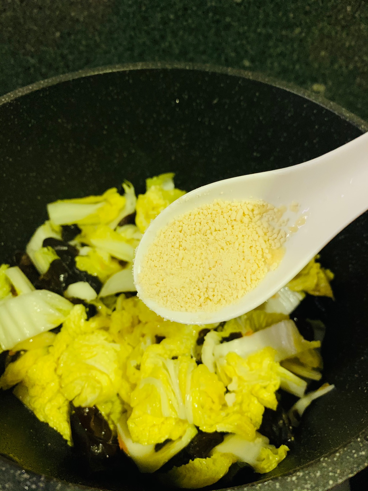 感恩爱人：白菜炒木耳