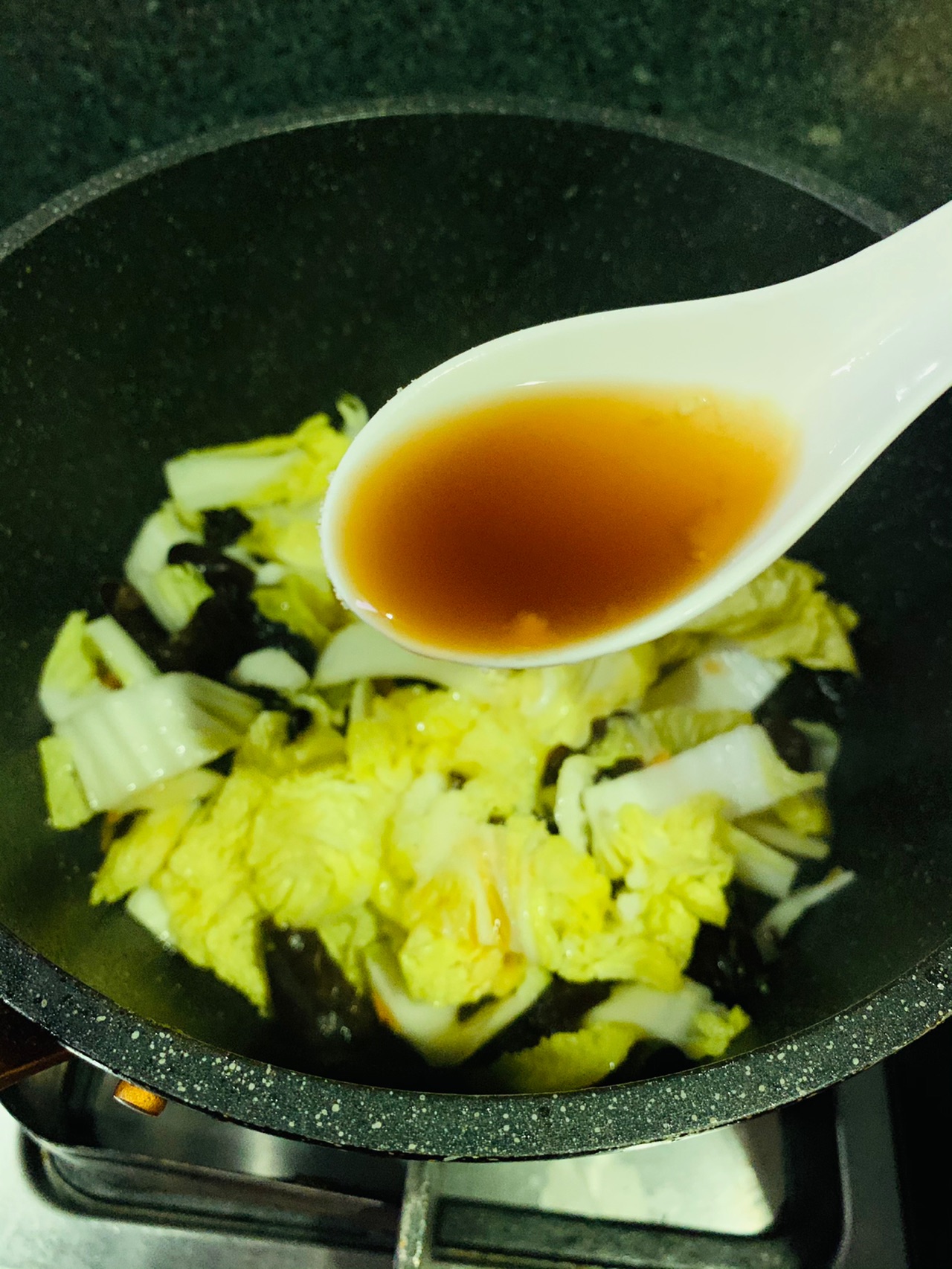 感恩爱人：白菜炒木耳
