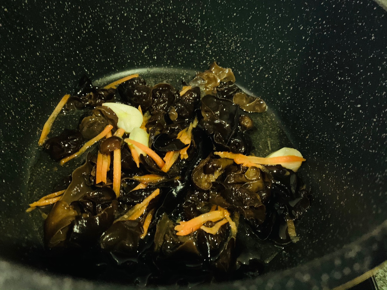 感恩爱人：白菜炒木耳