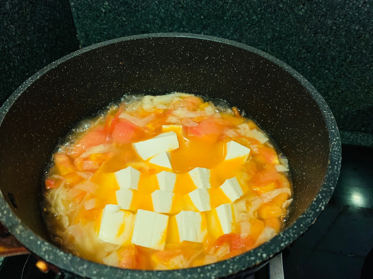 感恩孩子：西红柿豆腐鱼面汤
