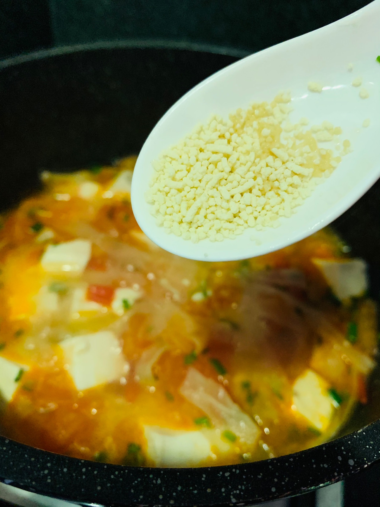 感恩孩子：西红柿豆腐鱼面汤