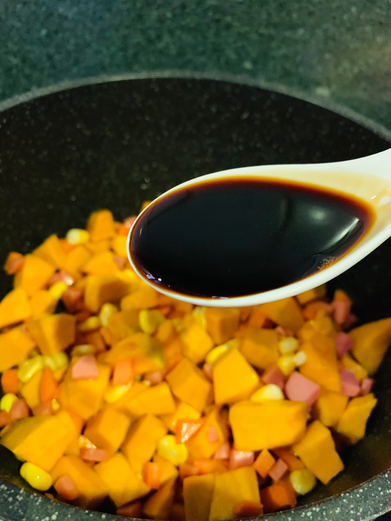 感恩家人：南瓜焖饭