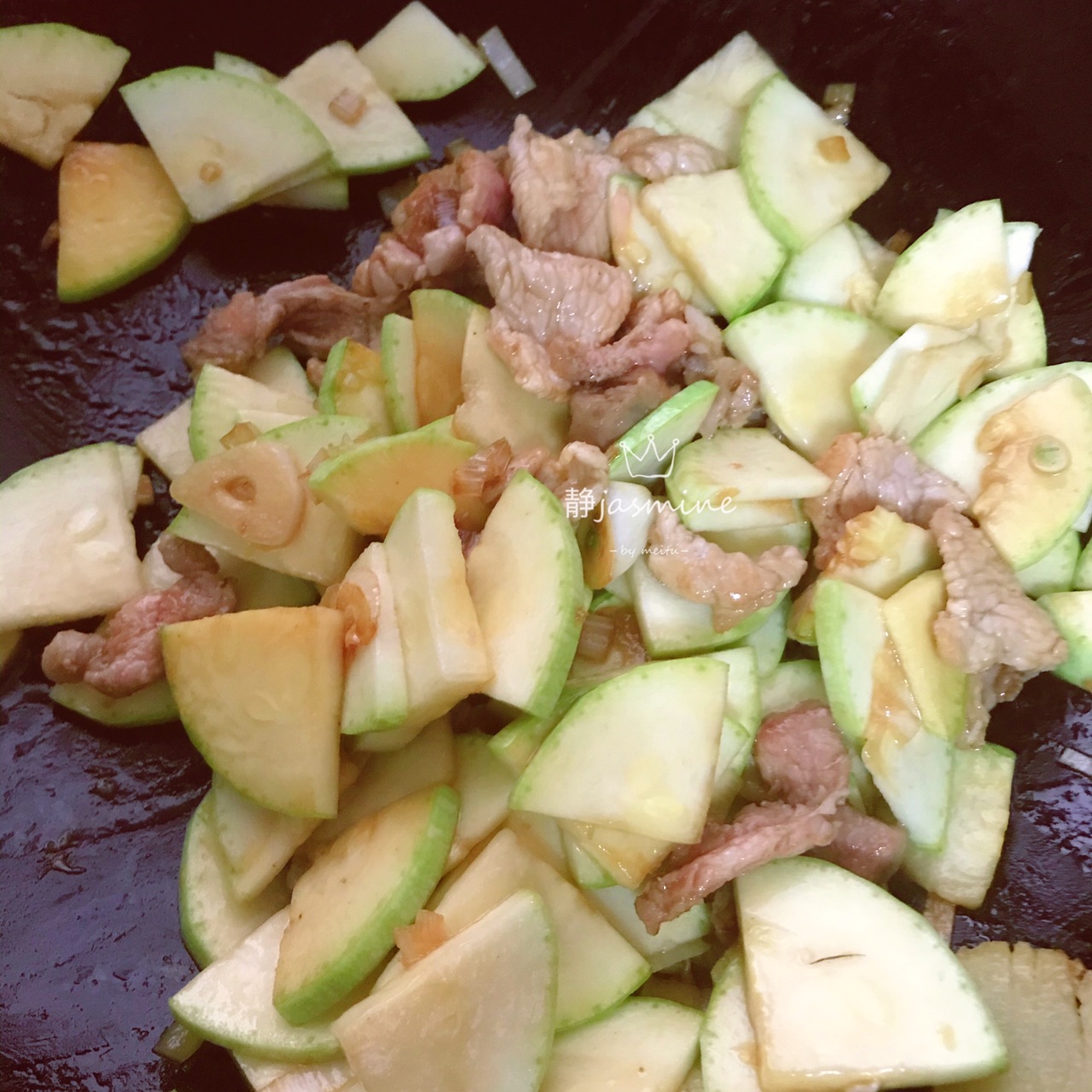 感恩家人—最家常的肉炒西葫芦
