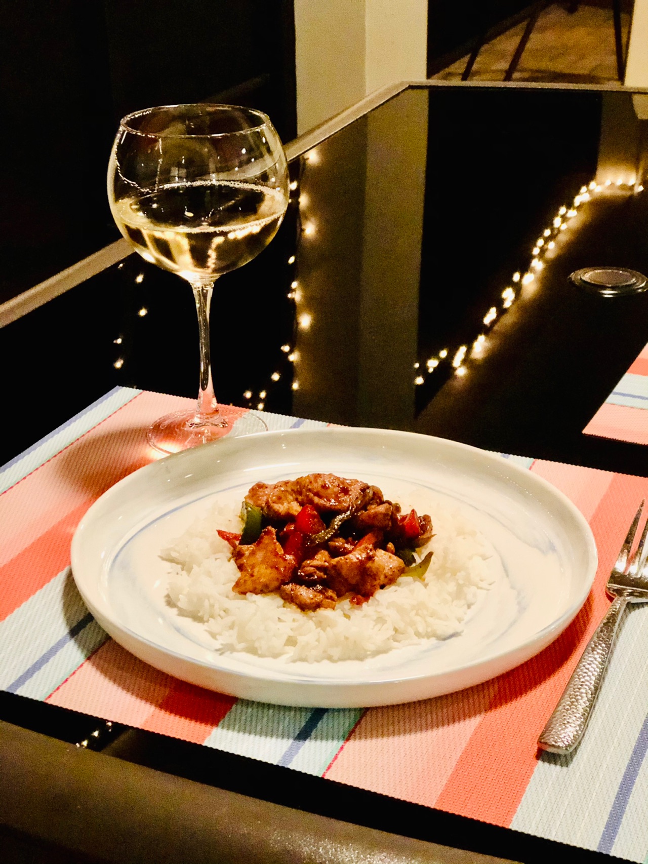 感恩节前夜的快手彩椒炒鸡肉