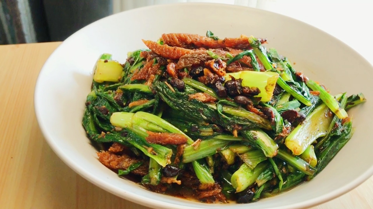 “干饭”快手菜：豆豉鲮鱼油麦菜