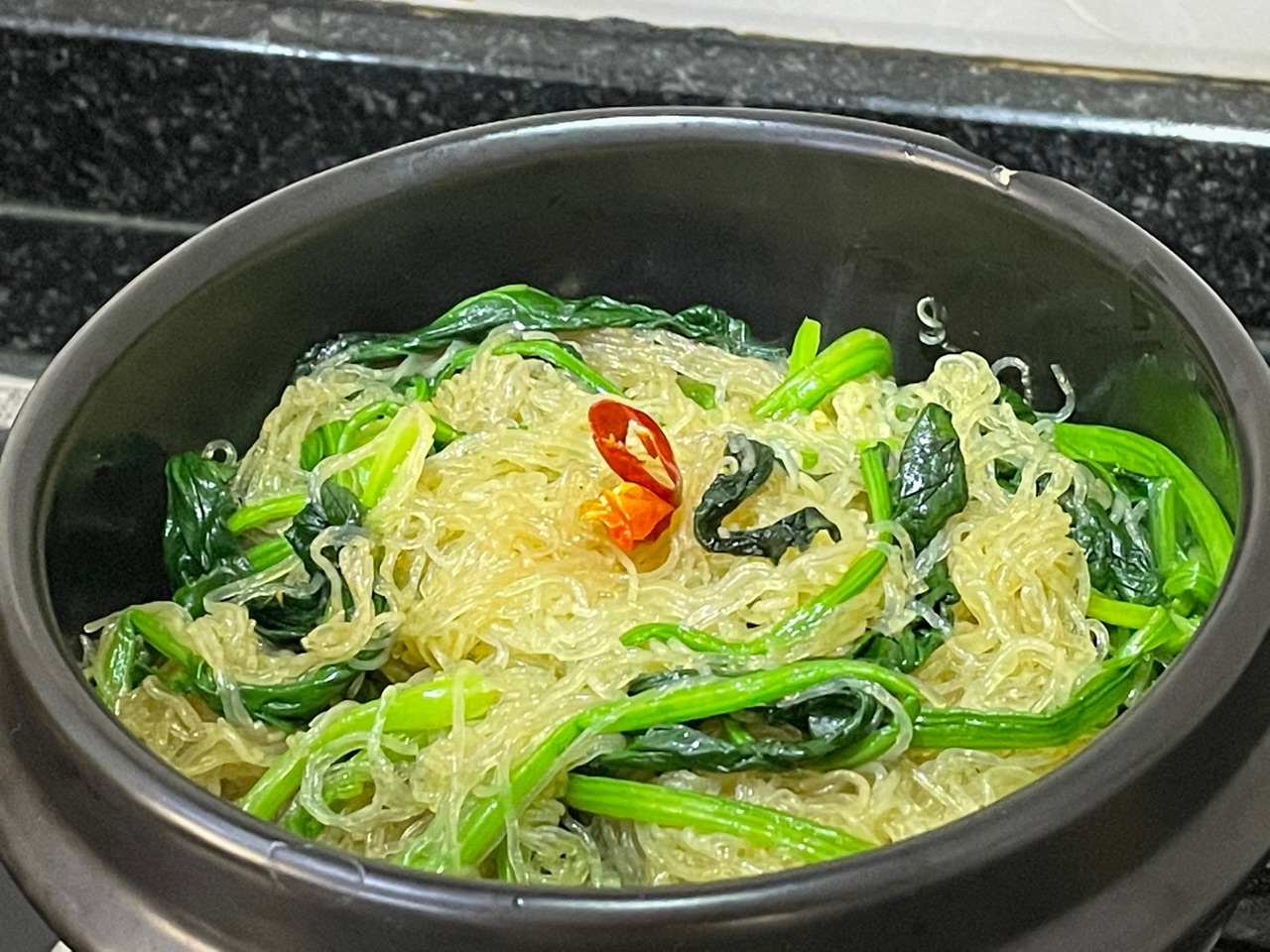 干饭人爱吃的菠菜粉丝煲