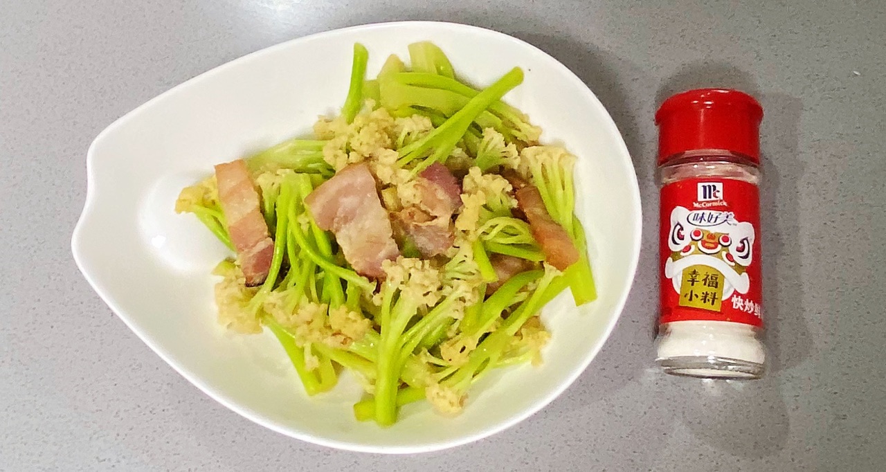 干锅花菜，爽脆可口，健康又下饭～