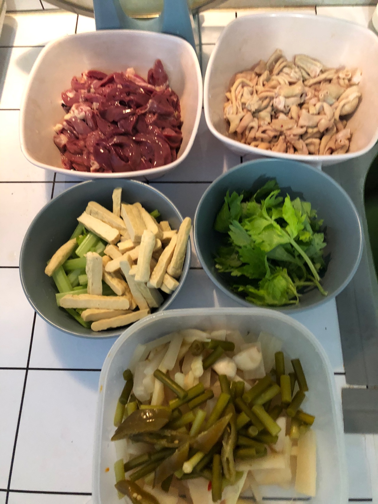 干锅泡菜鸡杂