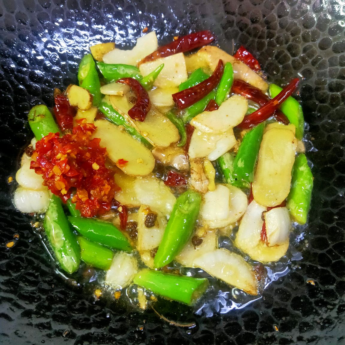干锅鱿鱼虾
