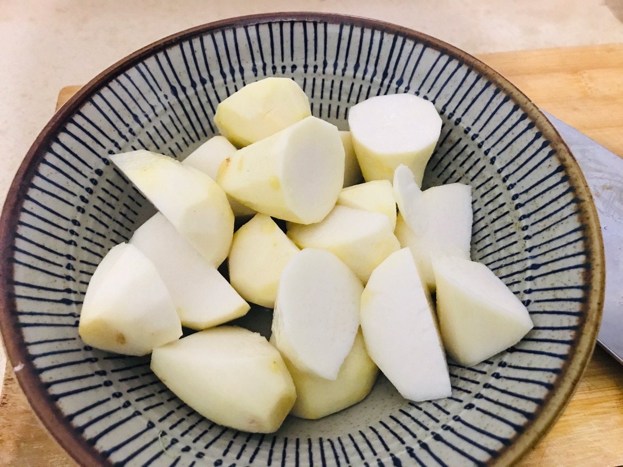 干锅芋头红烧鸡