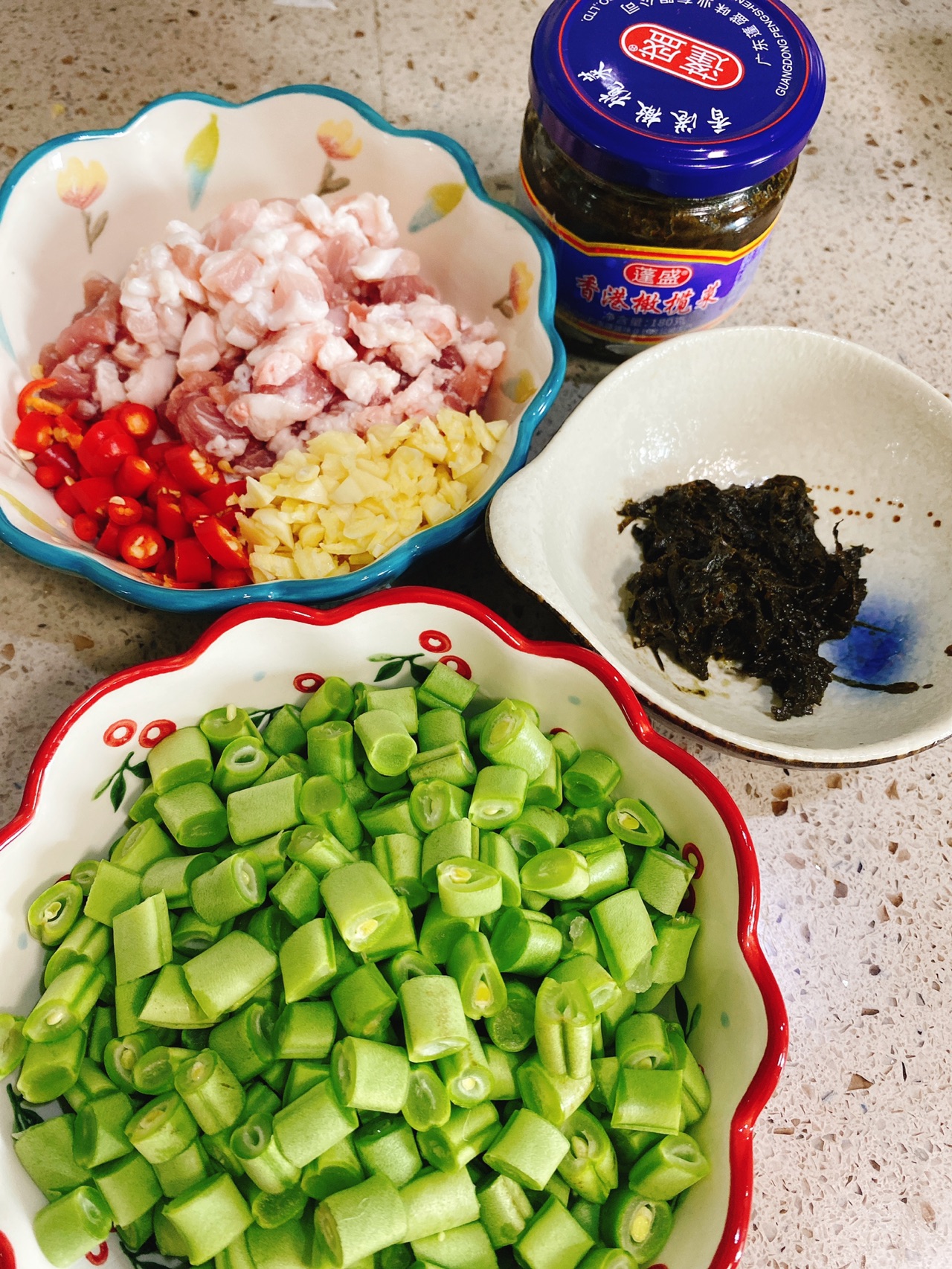 橄榄菜豆角炒肉